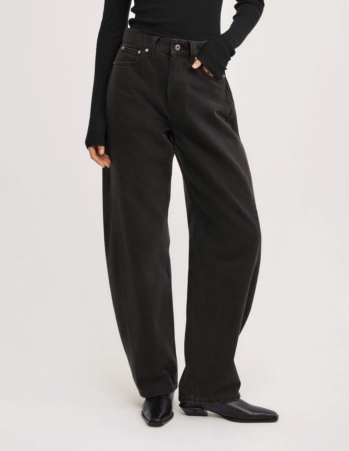 Barrel Leg Jeans
