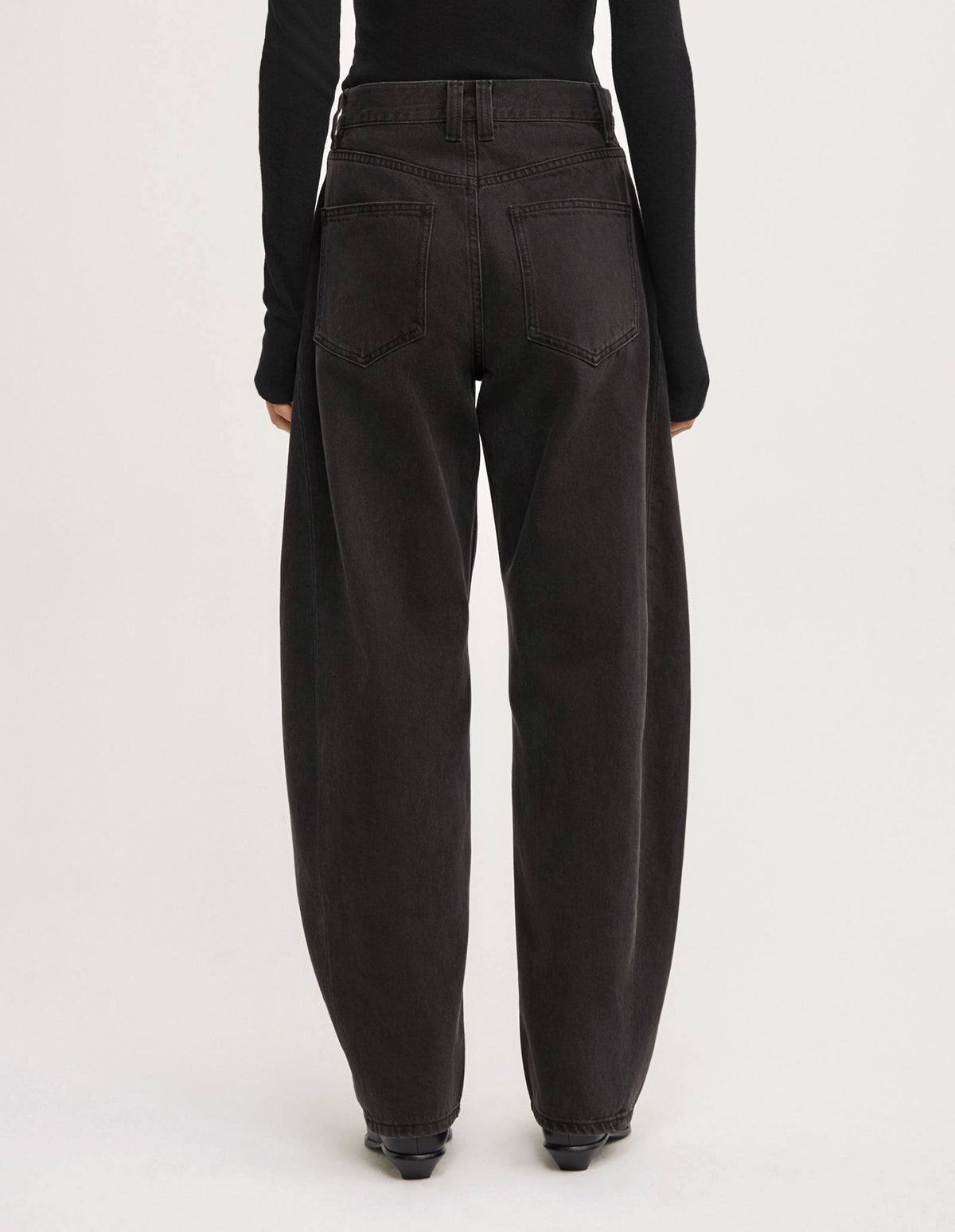Barrel Leg Jeans