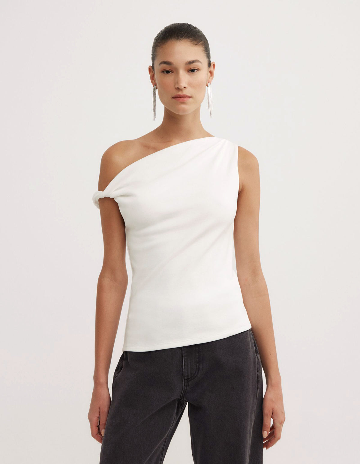 Twist Asymmetric Top