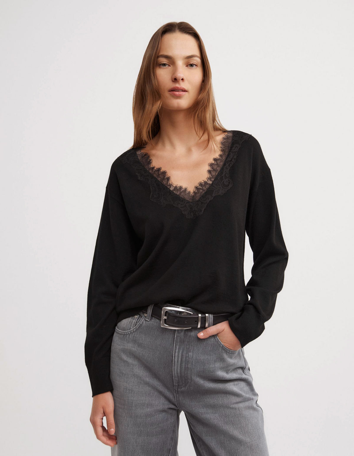 Lace Detail V-Neck Knit