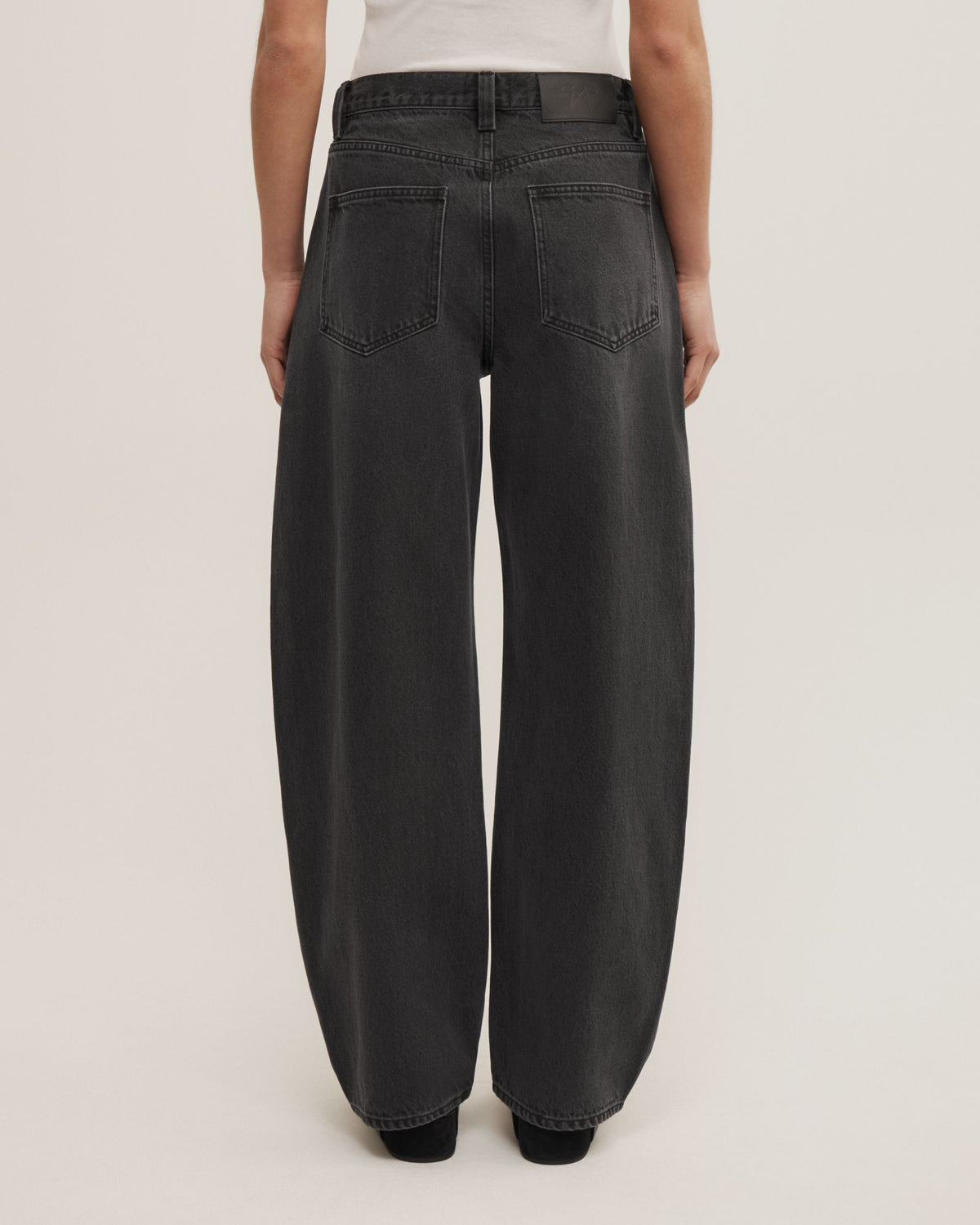 Soft Curve Barrel Jeans