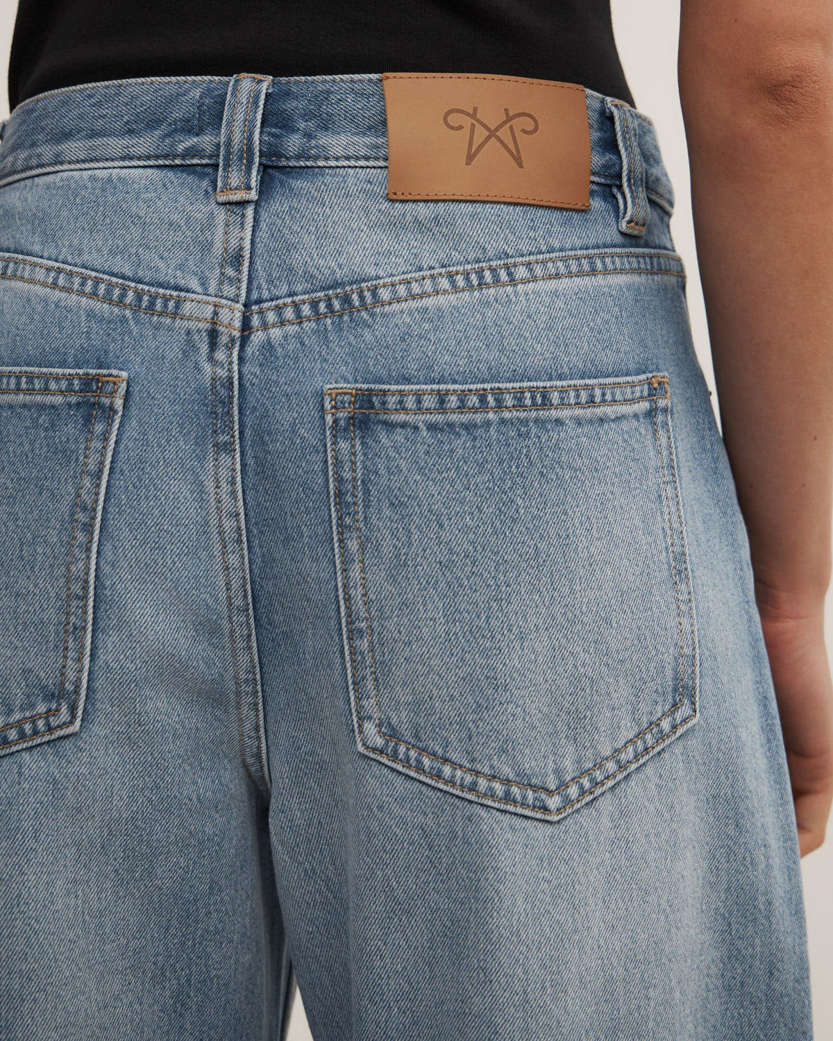 Soft Curve Barrel Jeans