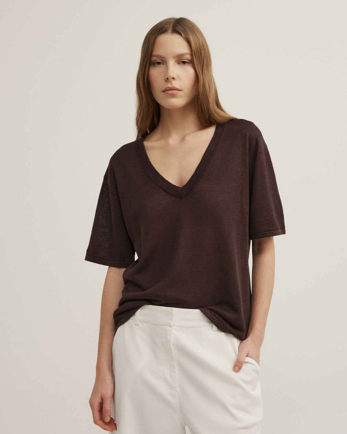 Linen V-Neck Knit T-Shirt