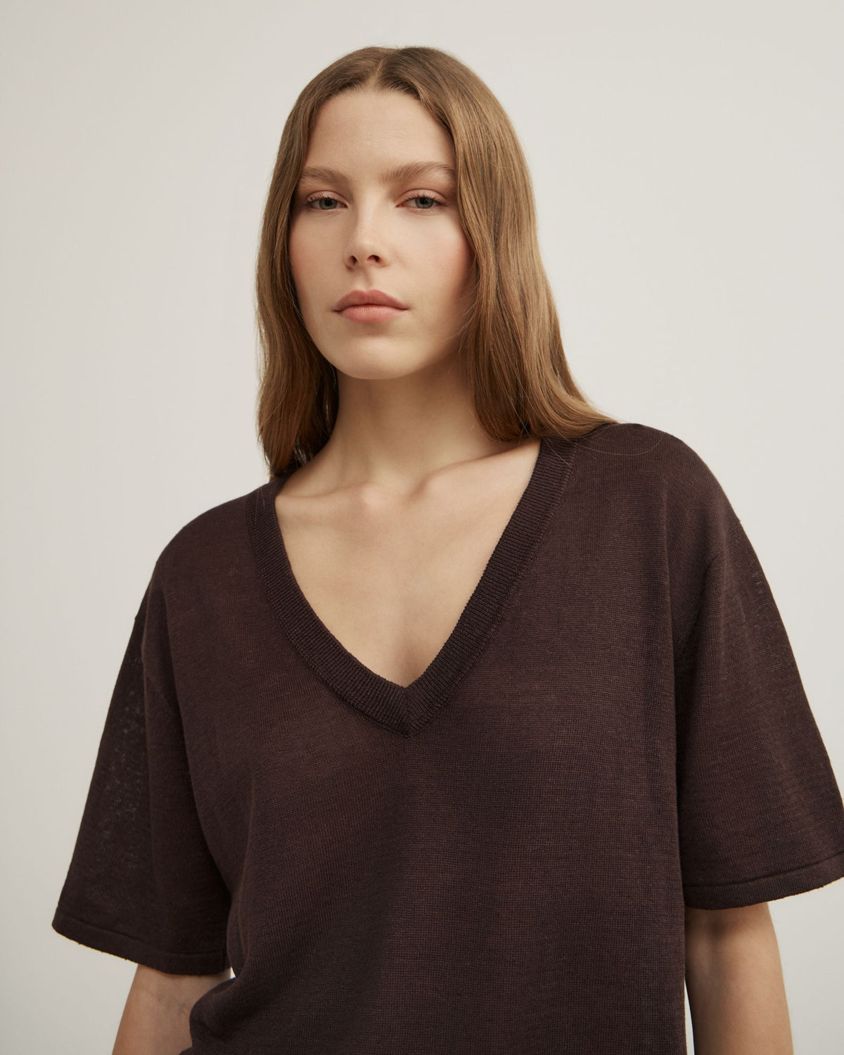 Linen V-Neck Knit T-Shirt