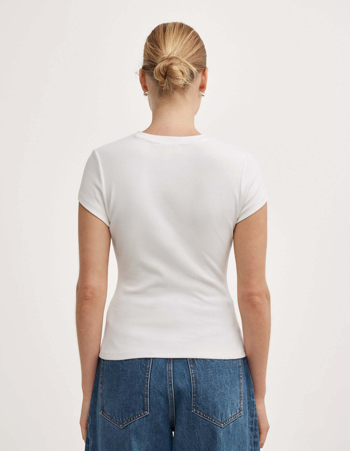 High V T-Shirt
