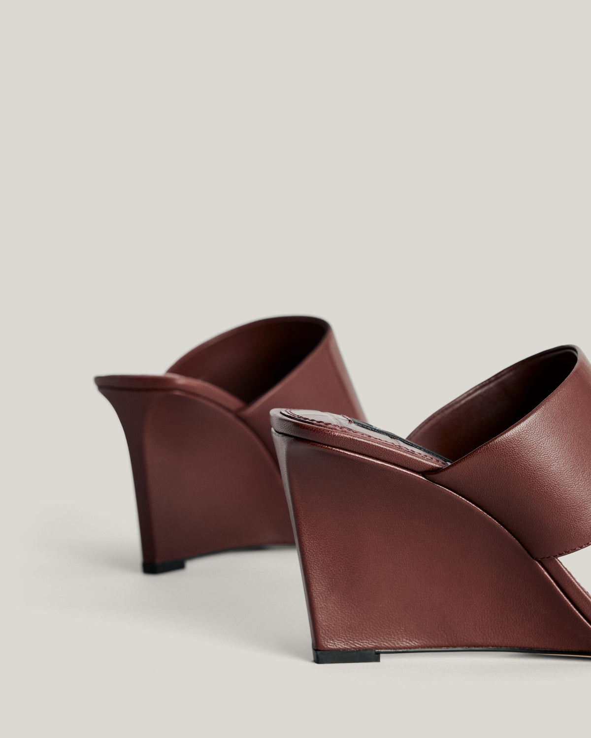 Cassie Bead Wedge